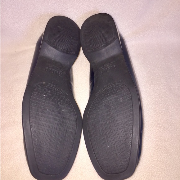 Munro American Dark Blue Leather Loafer - Picture 5 of 6